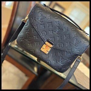 Louis Vuitton Pochette Métis Bag